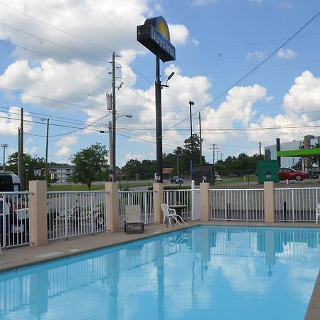 Days Inn By Wyndham Airport Nashville East Exterior photo