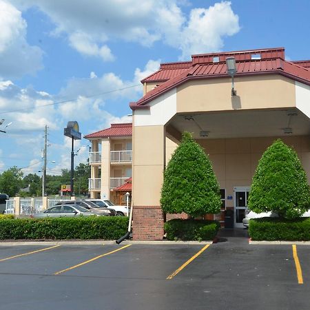 Days Inn By Wyndham Airport Nashville East Exterior photo