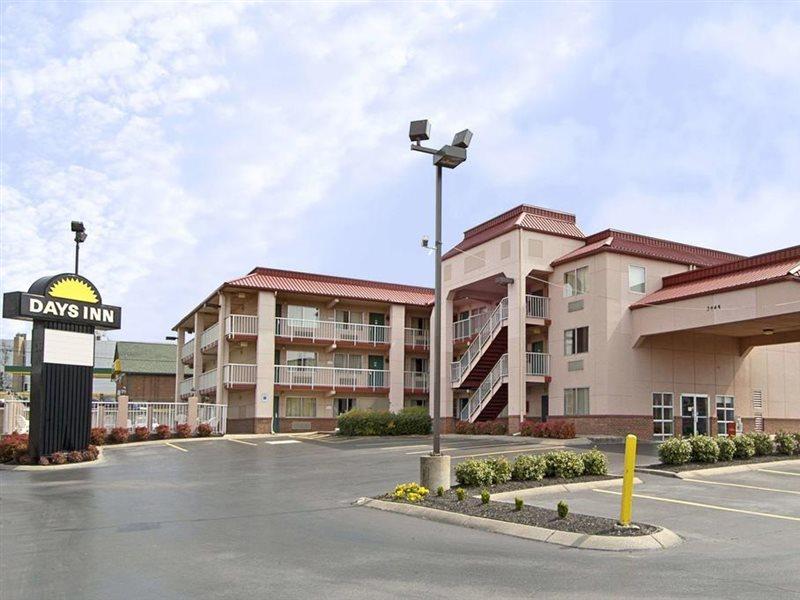 Days Inn By Wyndham Airport Nashville East Exterior photo