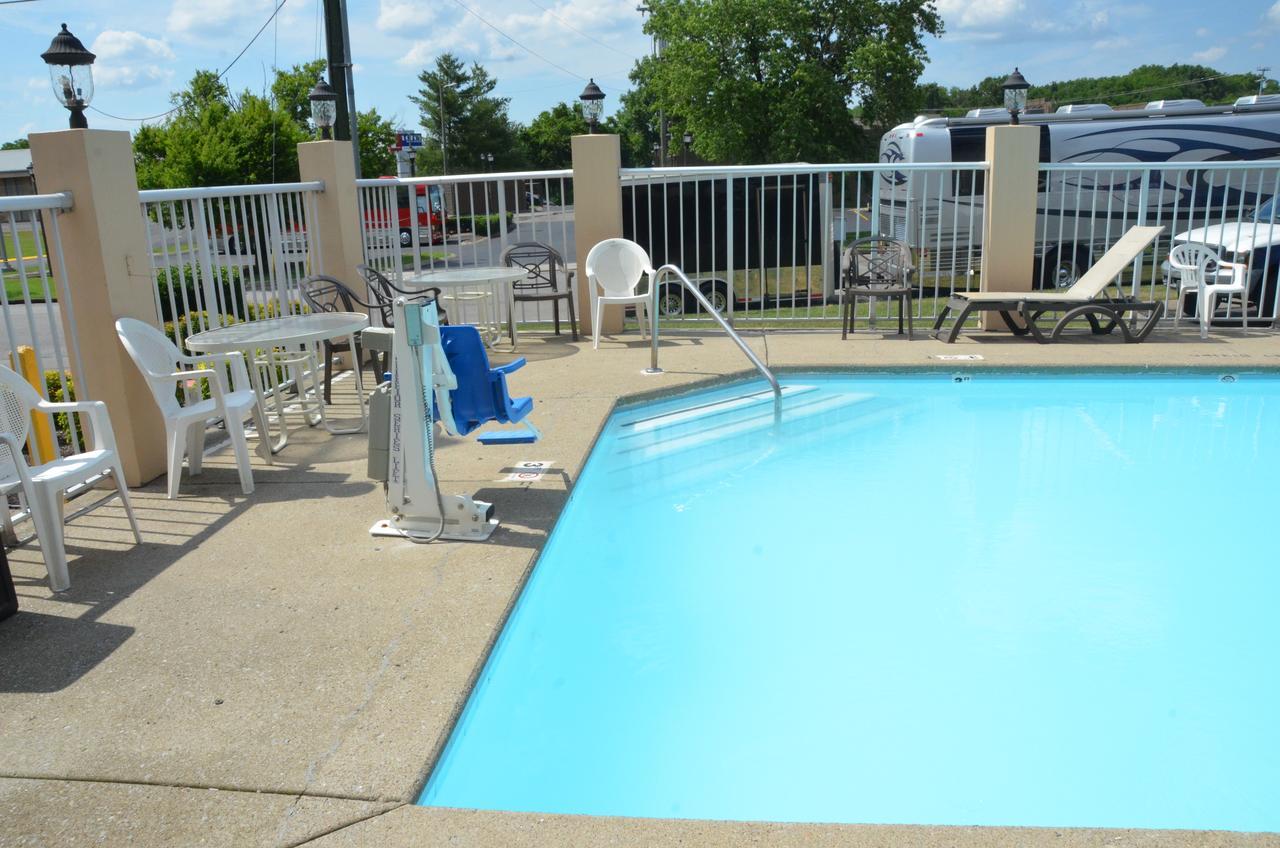 Days Inn By Wyndham Airport Nashville East Exterior photo