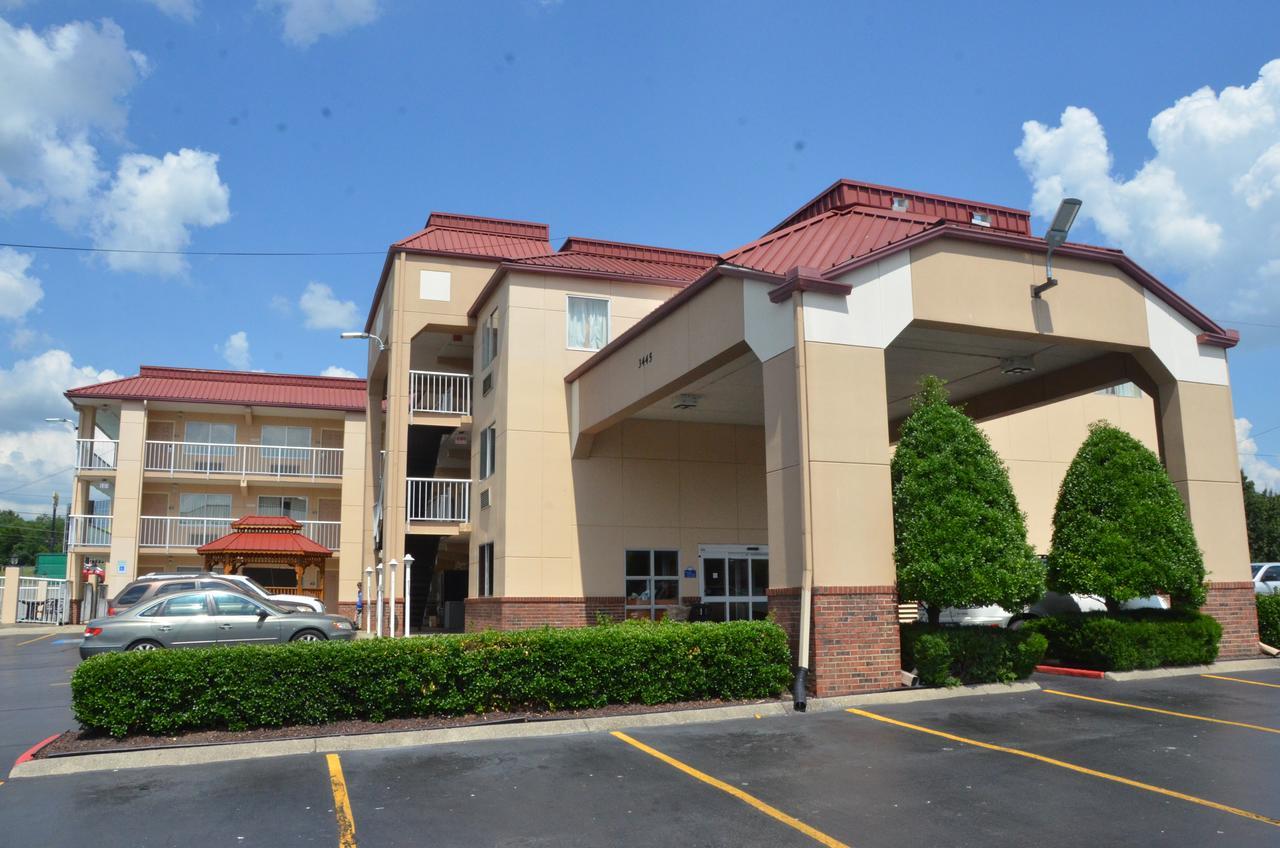 Days Inn By Wyndham Airport Nashville East Exterior photo