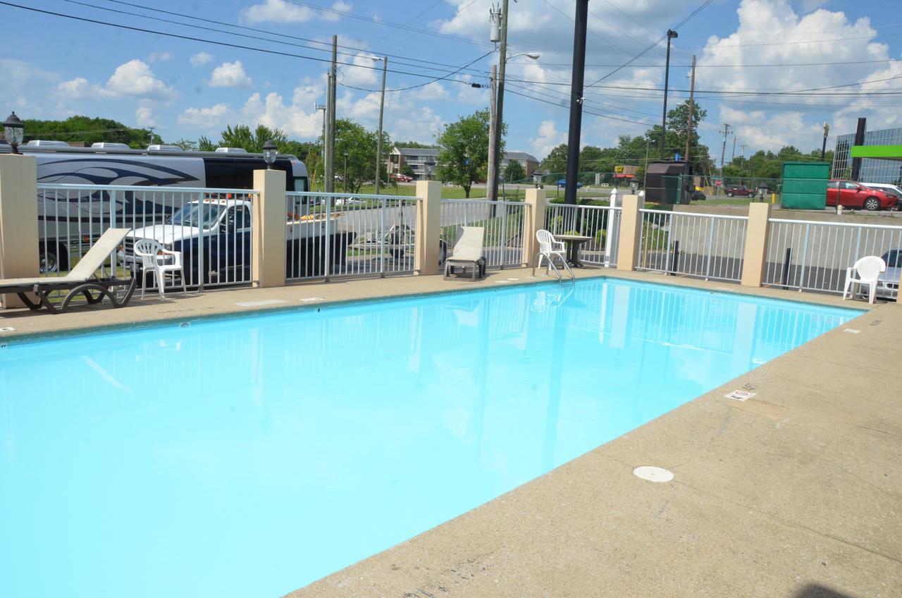 Days Inn By Wyndham Airport Nashville East Exterior photo