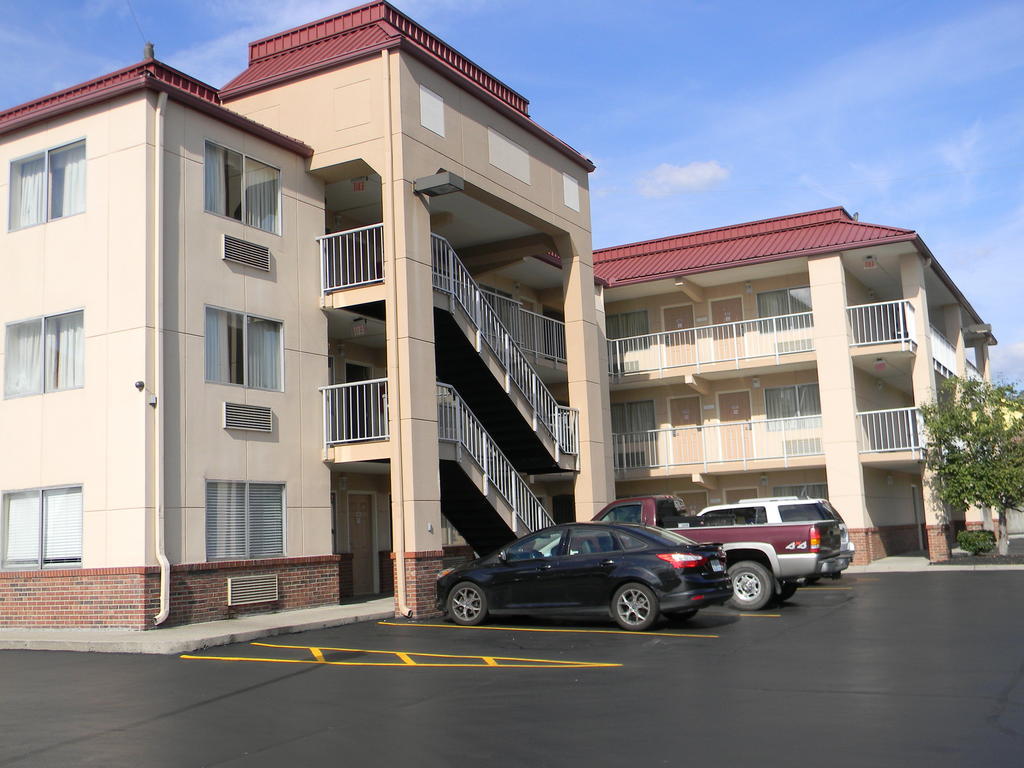 Days Inn By Wyndham Airport Nashville East Exterior photo